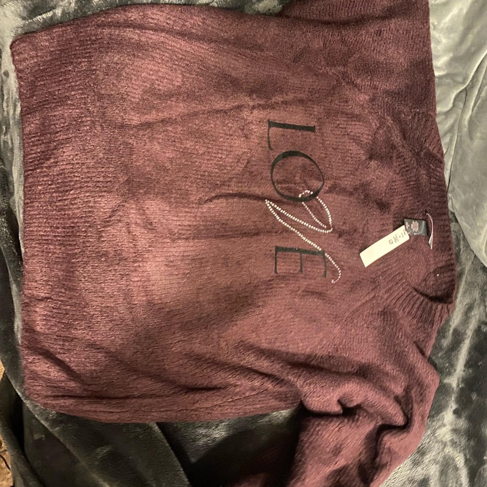 New Victoria secret sweater - Picture 2 of 3